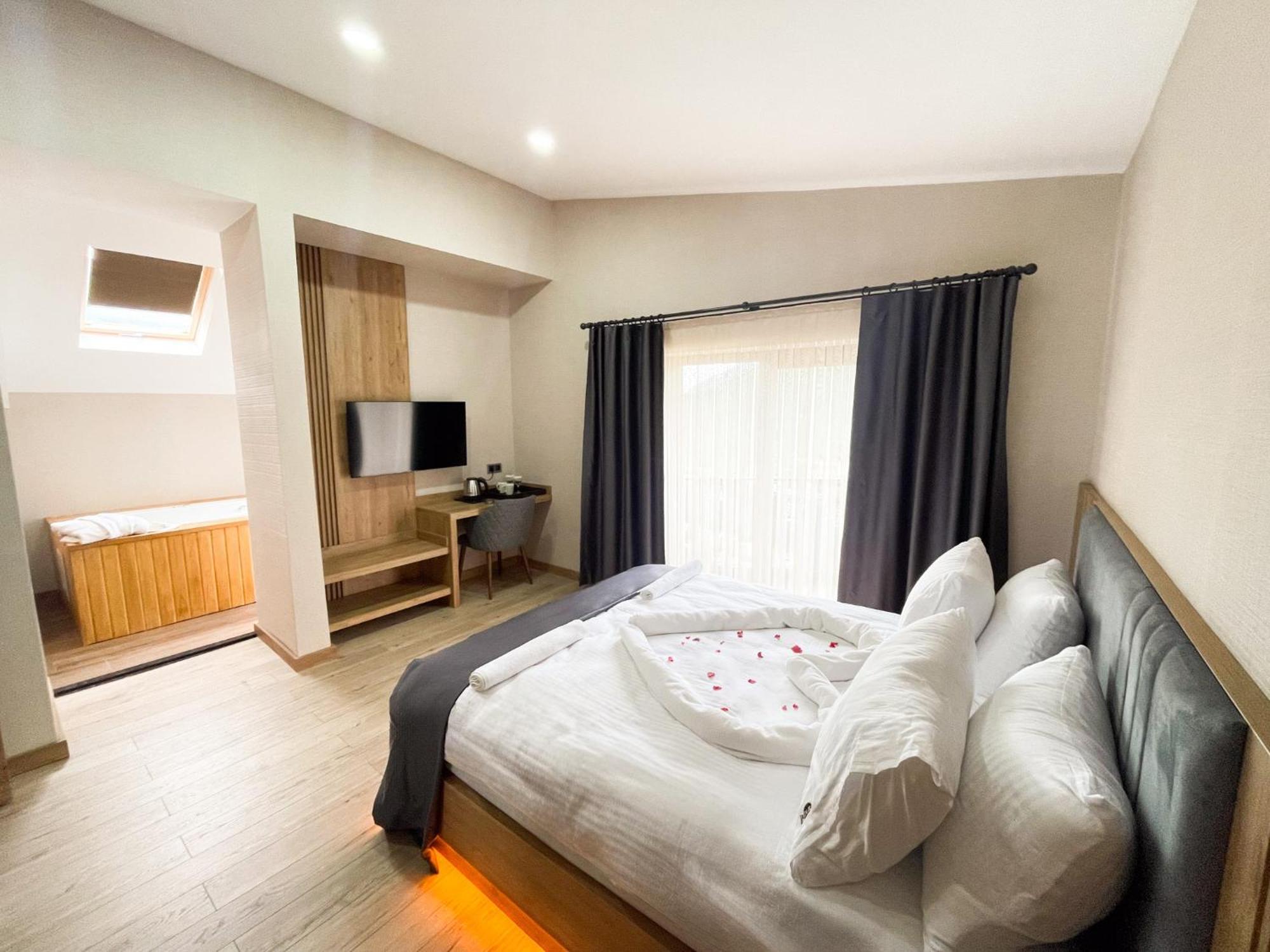 Ladur Resort Otel ทรับซอน ภายนอก รูปภาพ