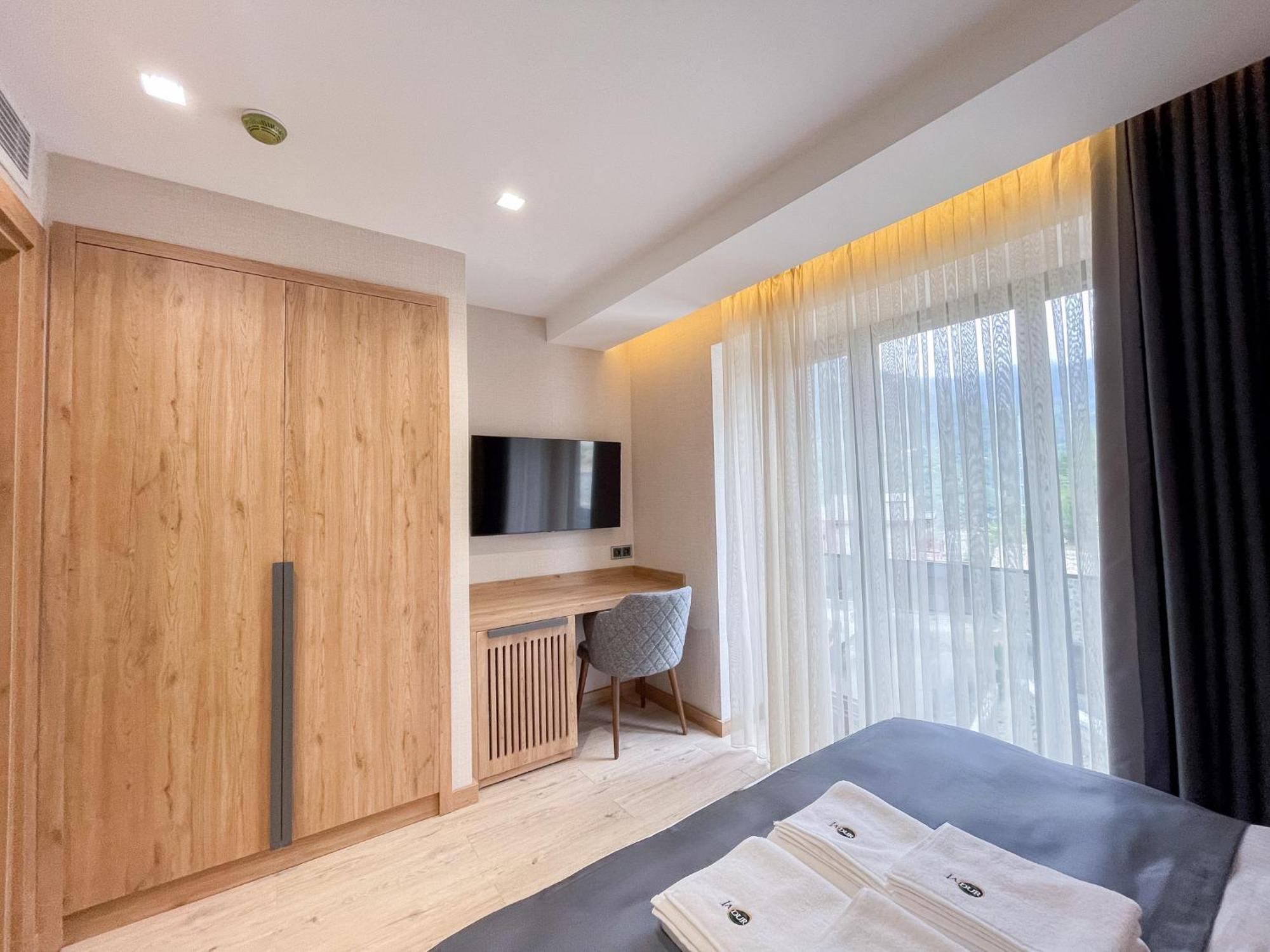 Ladur Resort Otel ทรับซอน ภายนอก รูปภาพ