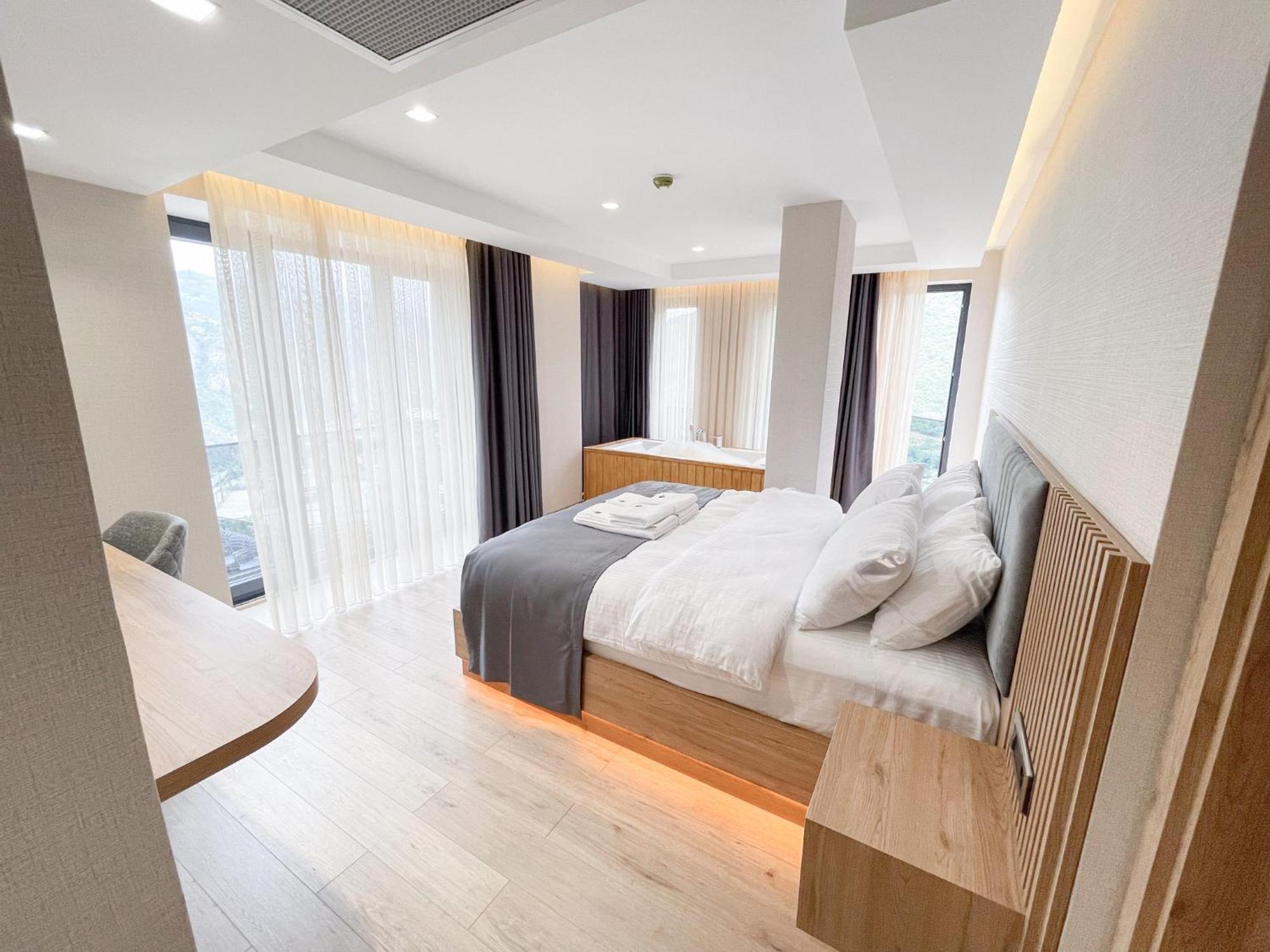 Ladur Resort Otel ทรับซอน ภายนอก รูปภาพ